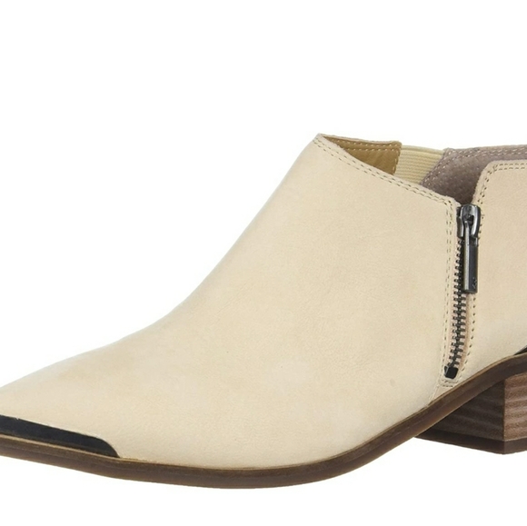 Lucky Brand Koben Ankle Bootie - Picture 7 of 12